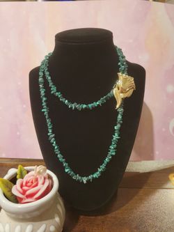 Emerald Chip Stone Artisan Necklace 34" Malachite Green with Goldtone Signed Gerry's Brooch F11