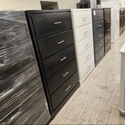 5 DRAWER CHEST SPECIALS SOLID WOOD FINANCING AVAILABLE IS EASY TO QUALIFY NO CREDIT CHECK 