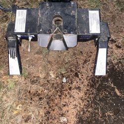 Reese 5 Wheel Hitch