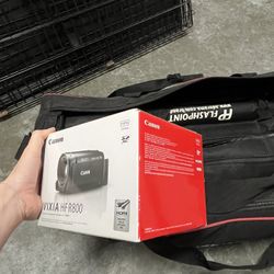 Canon VIXIA HF R800 Camcorder and Film Equipment