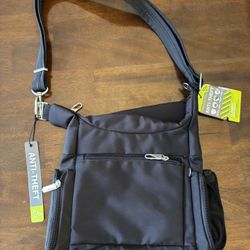 Travelon Anti-Theft Classic Messenger Bag Black