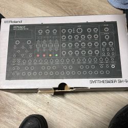 Roland Synthesizer 