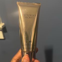 Victoria’s Secret Heavenly Fragrance Body Lotion Moisturizer Gold Tube 3.4 Fl Oz 