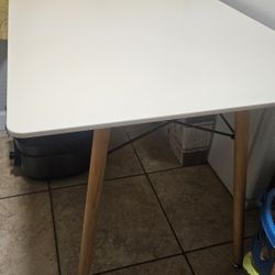 Small Dining/Card table