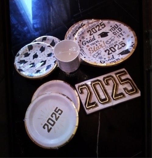 Class Of 2025 Graduate Party Decorations And Supplies