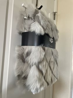 Ugg Kaley Throw Gray 50 x70 Brand New retails 130 asking 90 for Sale in Thornton CO OfferUp