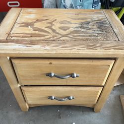 Free Set Of Nightstands 