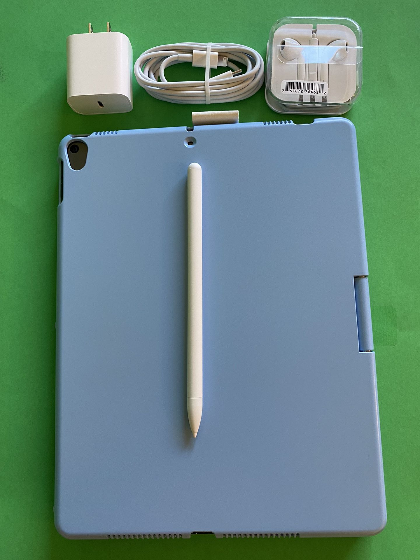 Apple IPad 8th Generation (10.2” Retina /Latest IOS 17/ 2020 model 