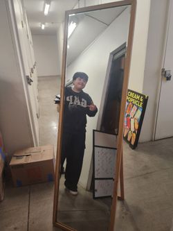 Standing  mirror