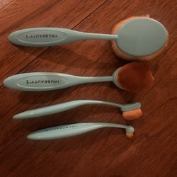 Makeup Brushes Brand New