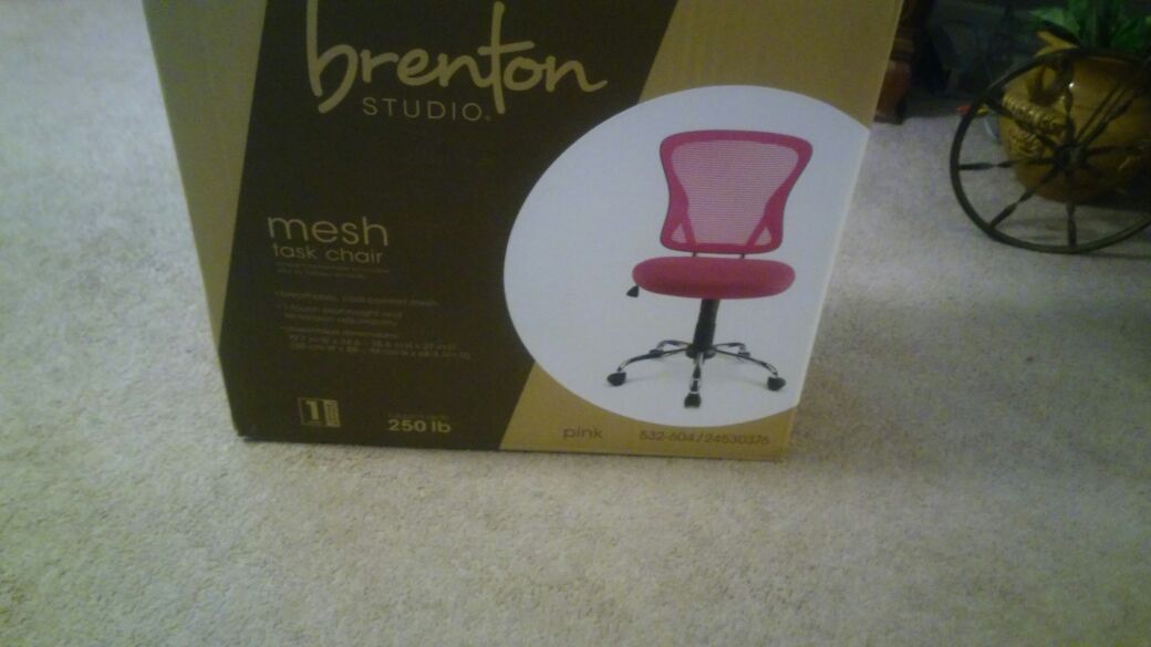 .Pink Office Chair New in the box