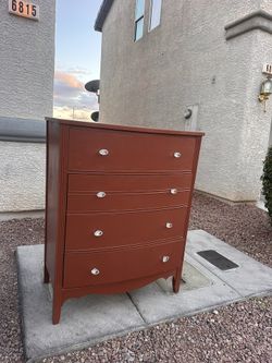 Dresser 