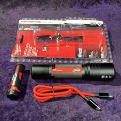 🧰🛠Milwaukee 2000LMN USB Slide Focus Flashlight w/3.0 Batt/Charger Cable-LIKE NEW!-$65!🧰🛠