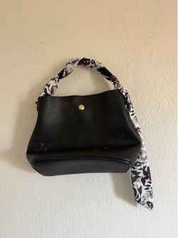 BELLE BUCKET BLACK LEATHER BAG