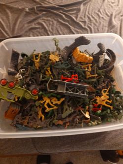 Vintage 1980s army figures
