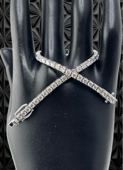 Diamond tennis bracelet in 14k White Gold