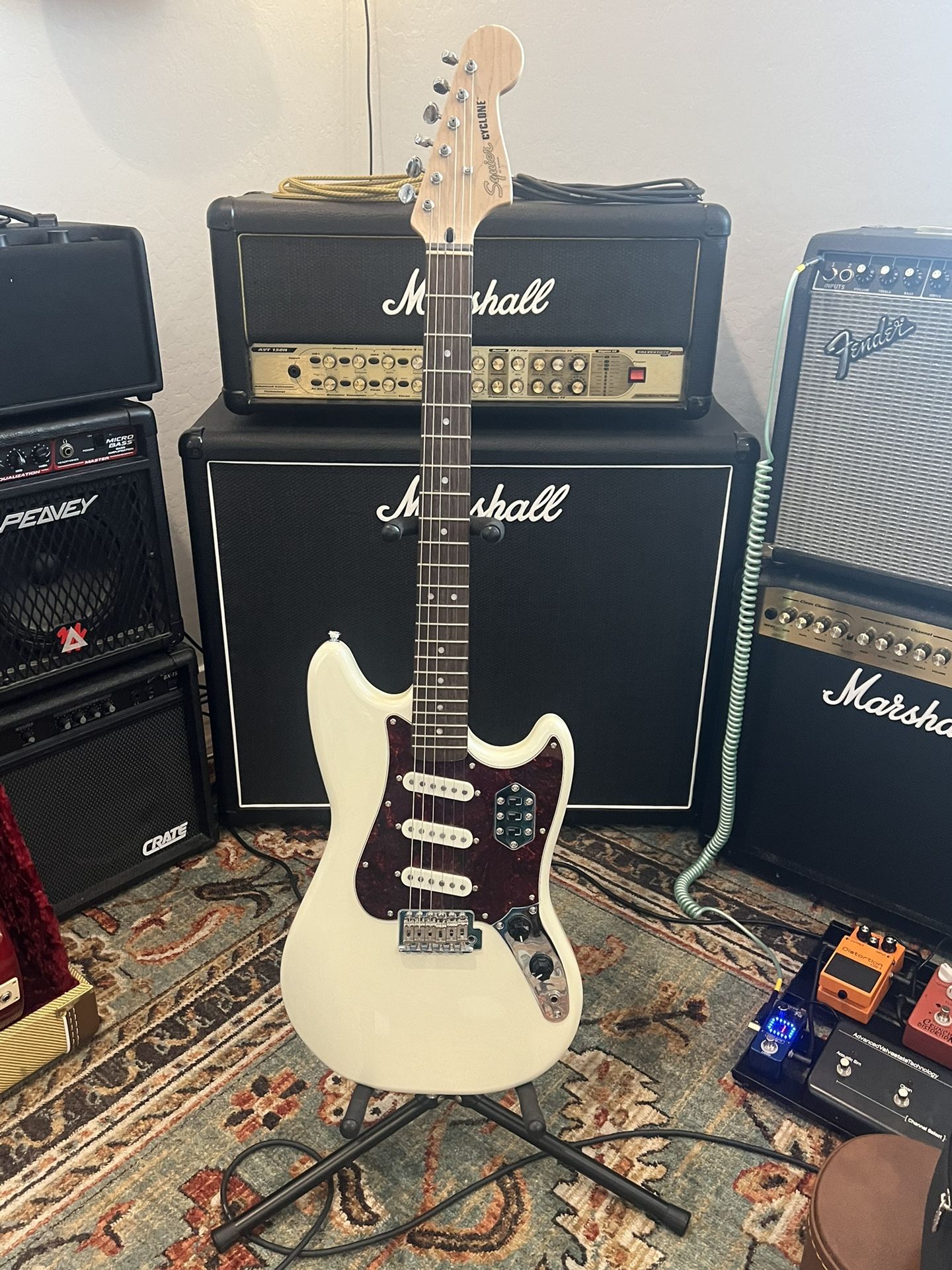 Squier Paranormal Cyclone Polar White Guitar