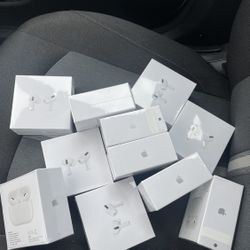 AirPods Pro. Brand New. Noise Cancellation Active !! Delivery or Pick Up Now