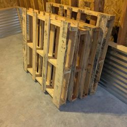 (FREE) 4 Pallets 