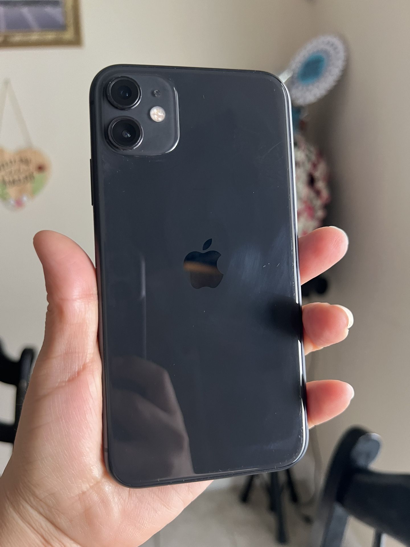 iPhone 11 64 GB Unlocked % 100 Battery