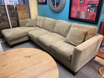 Taupe Upholstered Sectional w/ Chaise Lounger