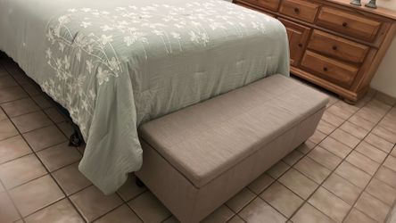 Blanket and storage chest