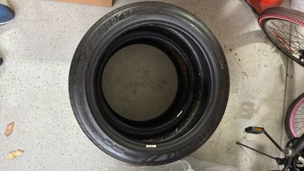 2 tires Goodyear Assurance Finesse 235/40/18 like new