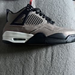 jordan 4 size 7 gs 