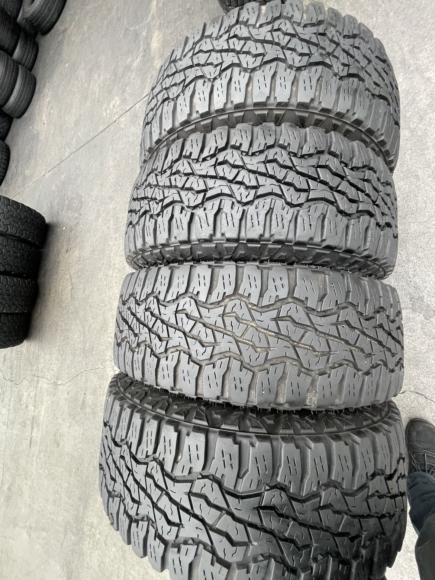 ( 4 ) PCS GOODYEAR WRANGLER 265/75/16