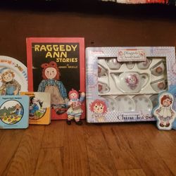 Lot of Vintage Raggedy Ann & Andy 
