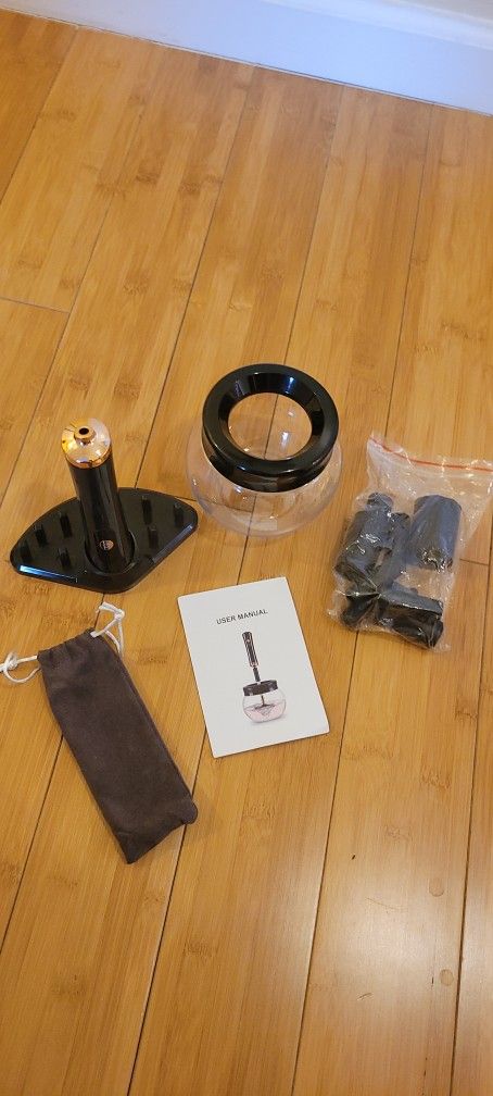 Brand New Electric Makeup Brush Cleanser Dryer With 8 Rubber Collars Wash And Dry In Second.