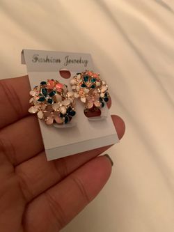 Earrings beautiful flowers