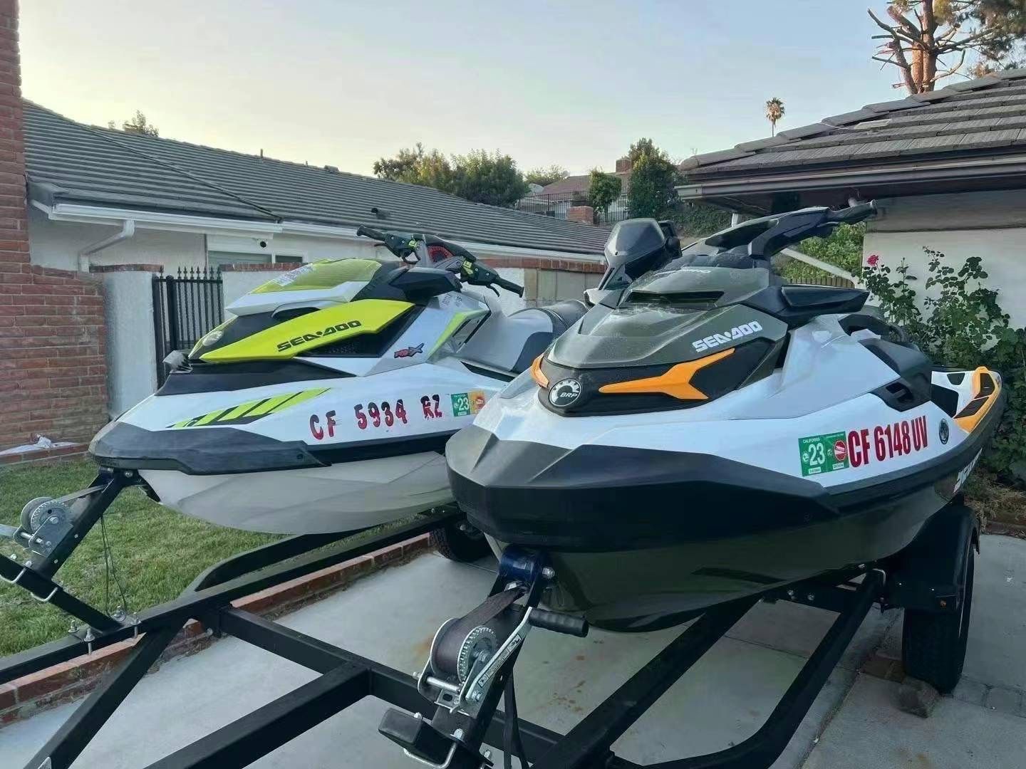 2021 Sea doo fish pro jet ski, 120 hours of work, all the best, no fishing box, no trailer included.