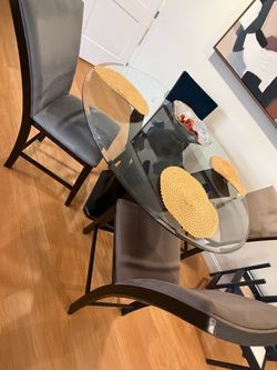 5 Piece Dining Table $450