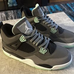 New! Nike Jordan 4 Retro “Green Glow”