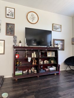 Tv stand