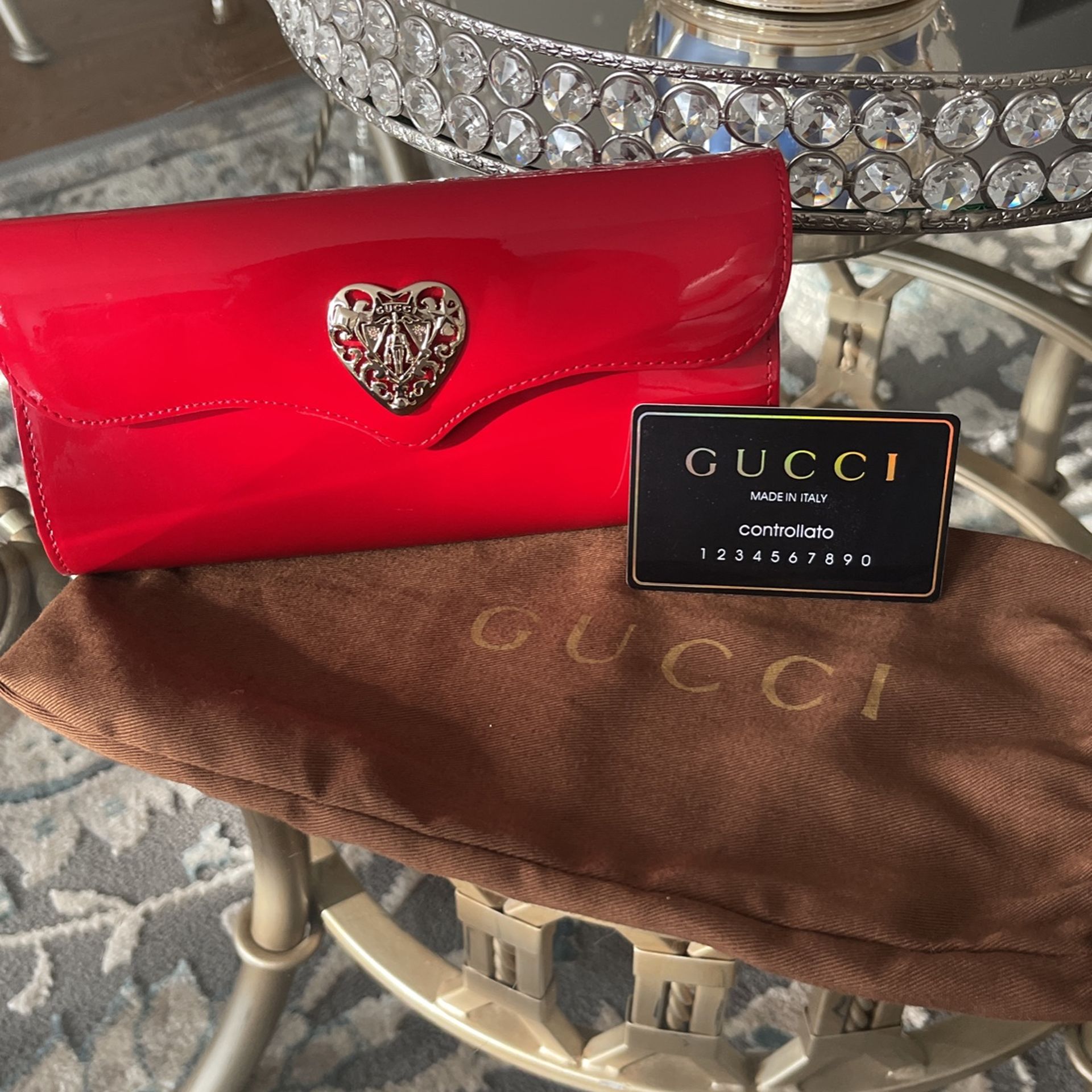 Gucci wallet 