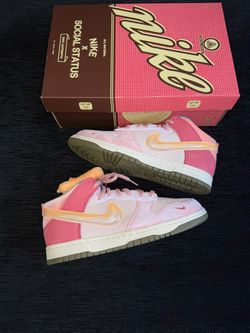 NIKE DUNK MID SOCIAL STATUS STRAWBERRY MILK SIZE 9 MENS