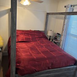 Queen bed with mattress and box spring