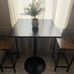 Bar table and 2 stools 