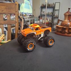 Monster Jam 1:24 Scale Diecast Toy Of "El Toro Loco" Monster Truck, Orange W/BKT Wheels