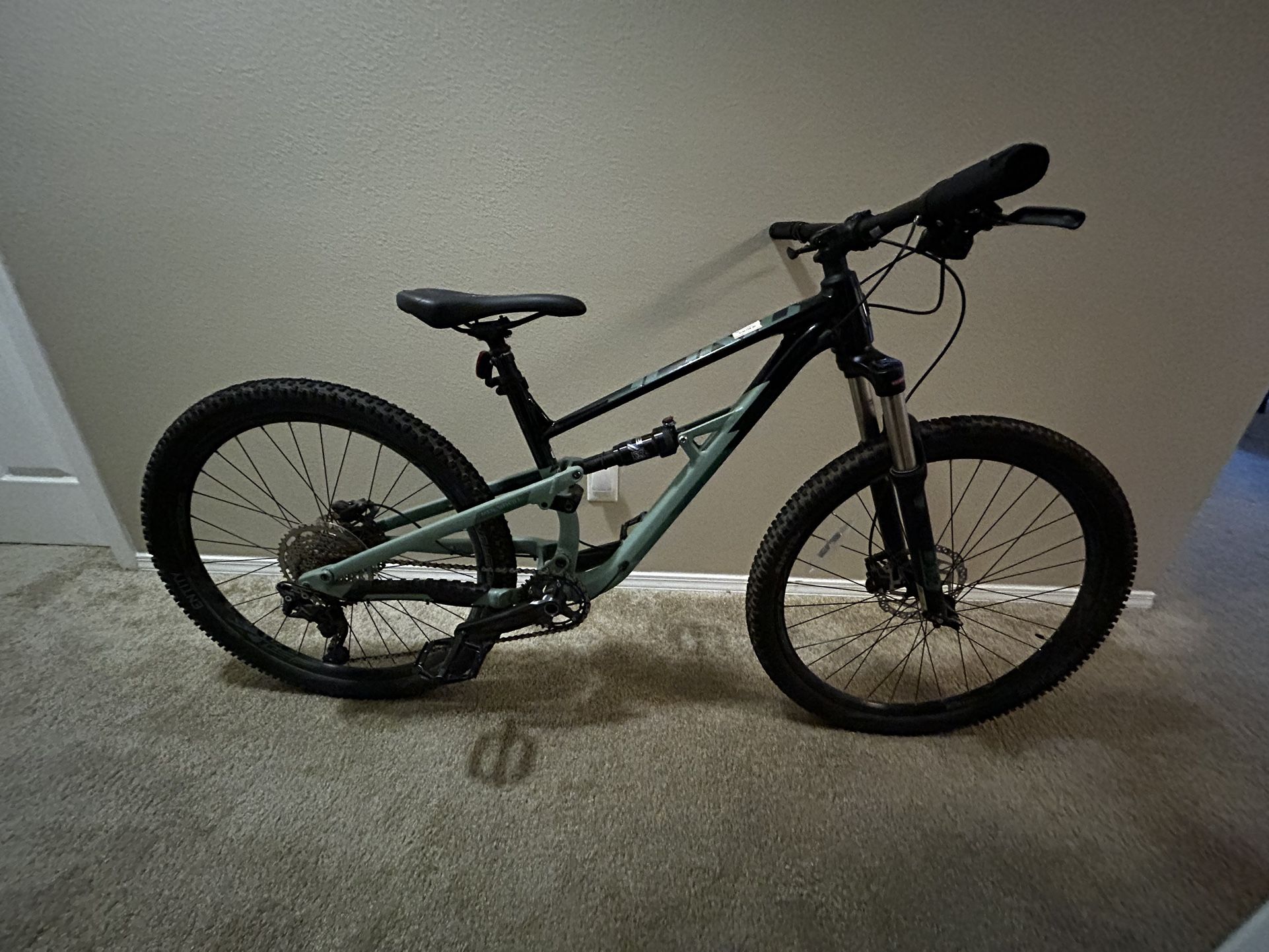 Mountain Bike • 2022 • PolygonSiskiu D6 Dual Suspension
