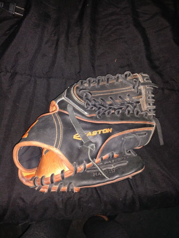 Easton Baseball glove