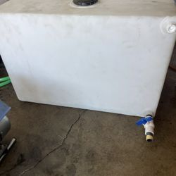 25-30 Gallon Water Tank 