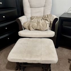 Rocking Chair For Mother-to-Be