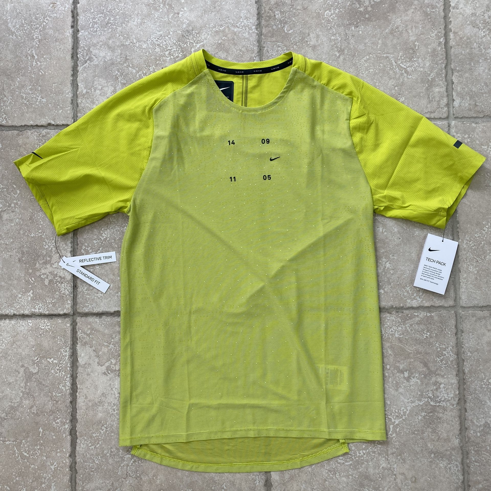 NEW Men’s Nike Tech Pack Reflective Running Shirt Neon Yellow Size Small