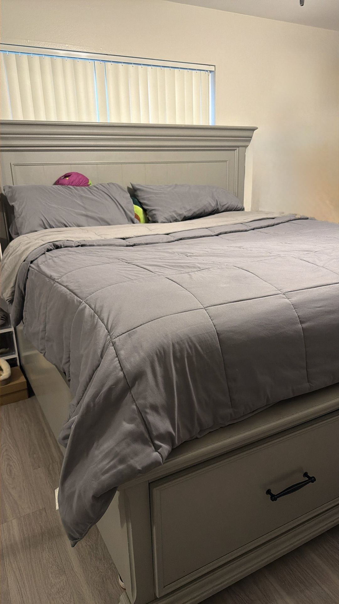 Bedroom Frame And Dresser Set