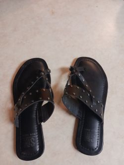 Sandles