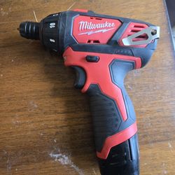 Milwaukee M12 Screw Gun
