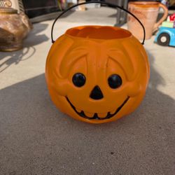 Halloween Basket $5